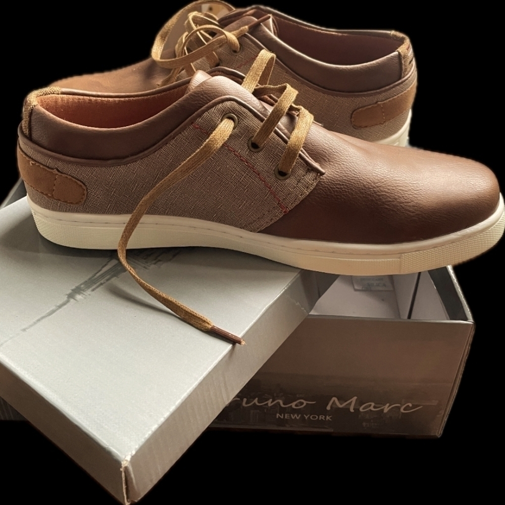 Bruno Marcs Mens 9.5 Brown leather Brown canvas casual sneaker. Never worn